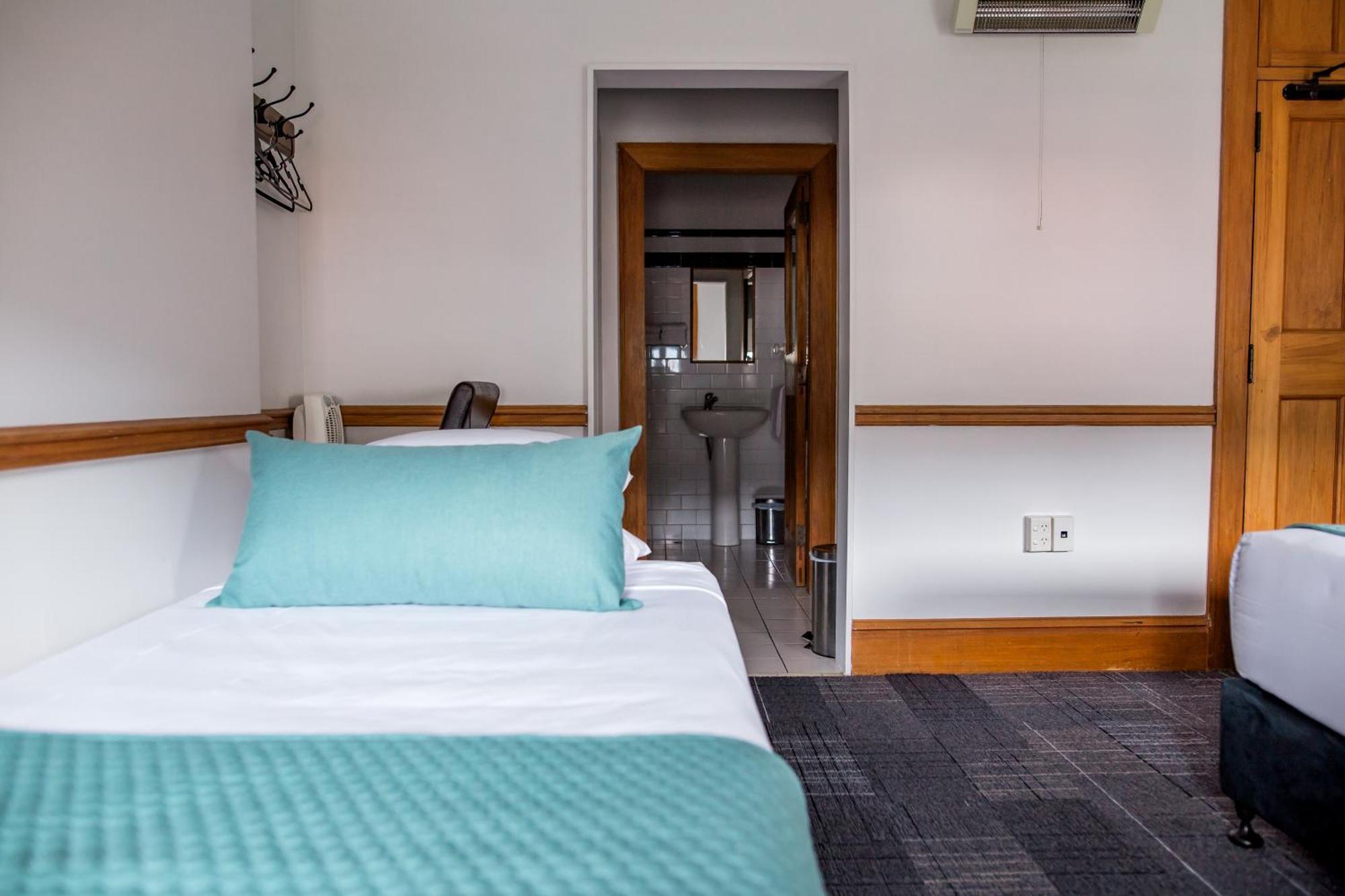 ולינגטו The Cambridge Hotel & Backpackers מראה חיצוני תמונה
