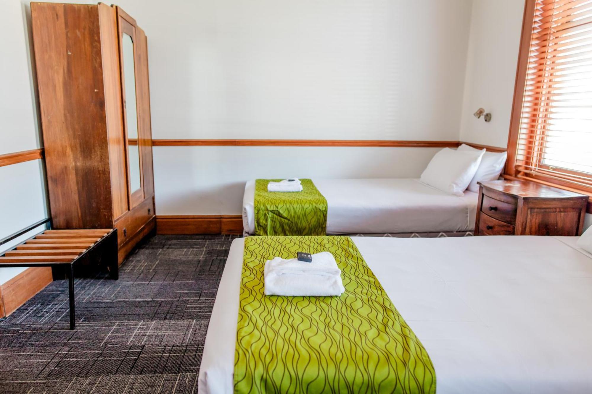 ולינגטו The Cambridge Hotel & Backpackers מראה חיצוני תמונה