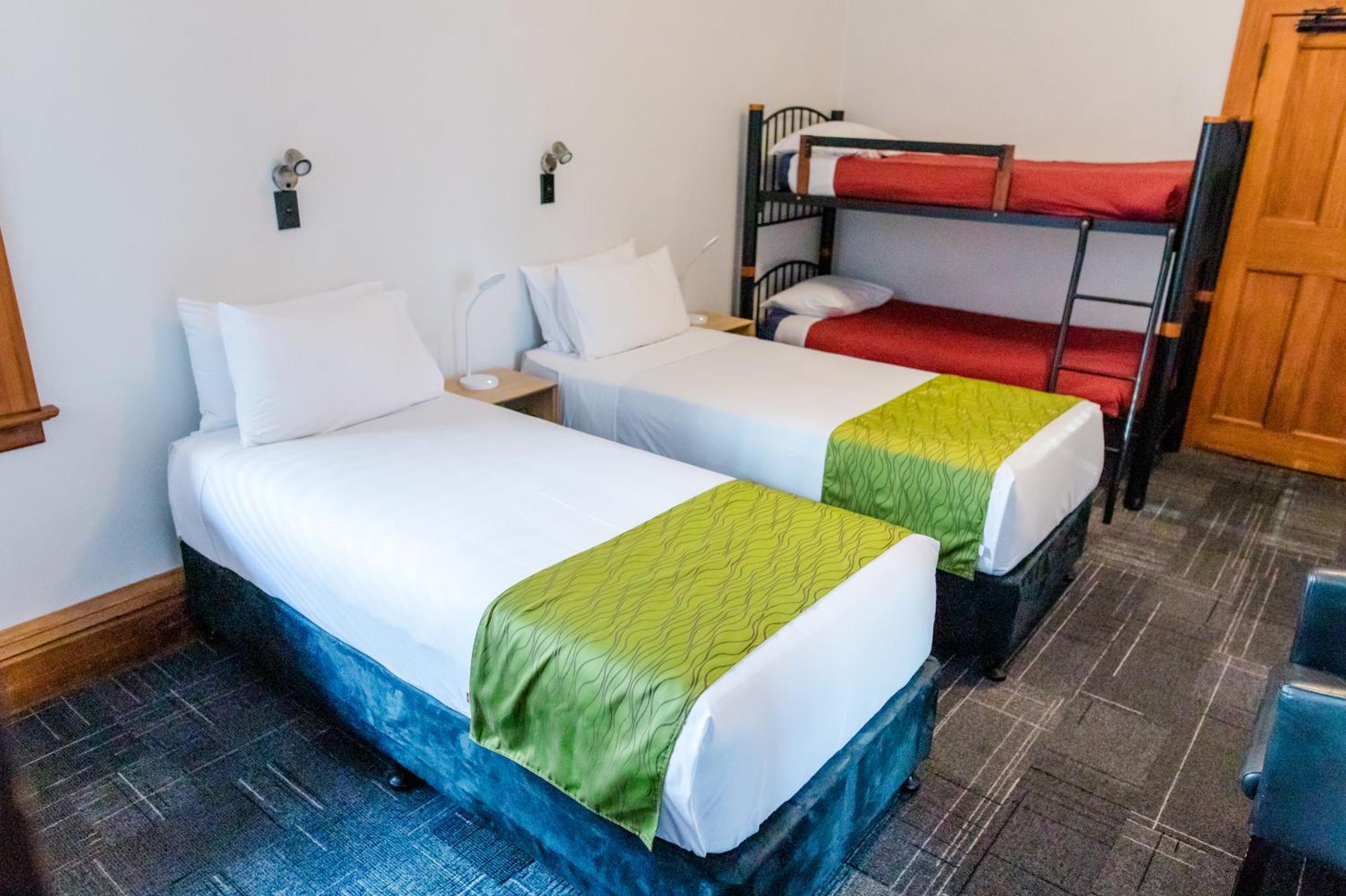 ולינגטו The Cambridge Hotel & Backpackers מראה חיצוני תמונה