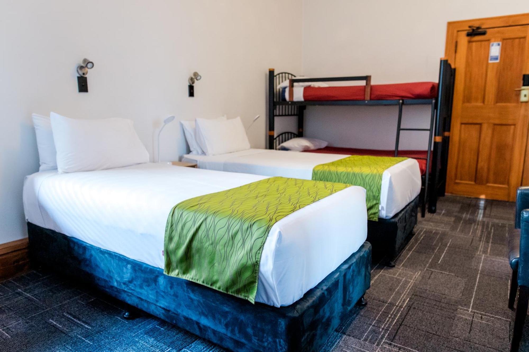 ולינגטו The Cambridge Hotel & Backpackers מראה חיצוני תמונה